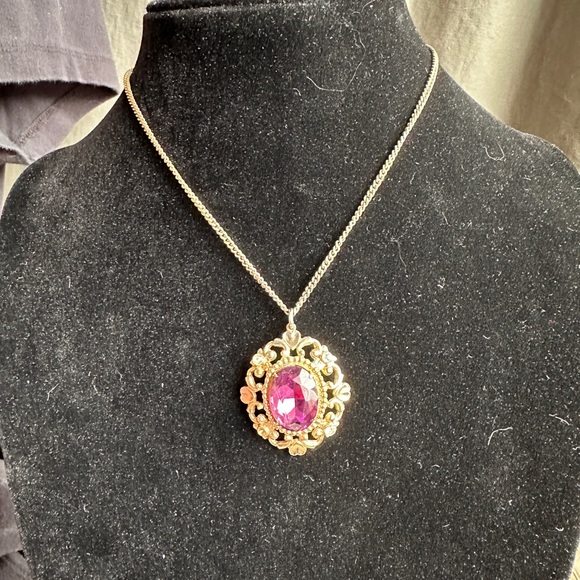 Vintage CORO Pendant Costume Jewelry with 14” chain - Picture 9 of 10